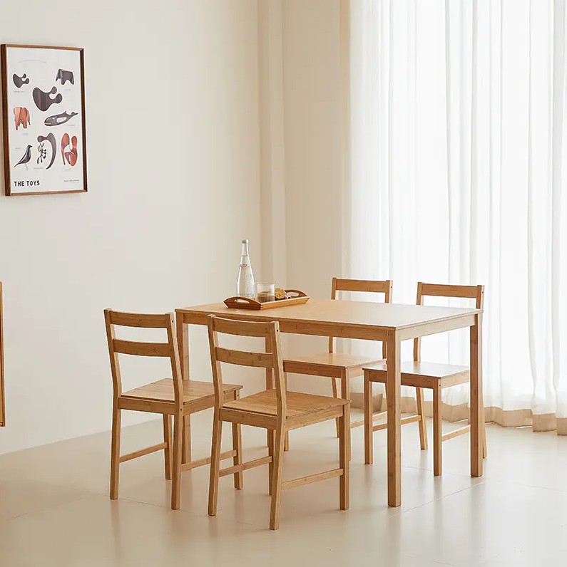 I tavoli da pranzo in bambù sono una scelta pratica per gli spazi da pranzo all'aperto?